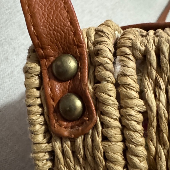 Boho Chic Wicker Basket Style Crossbody Bag-Brown Faux Leather Strap-Brass Tone - Picture 11 of 16